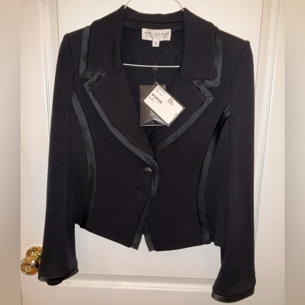ST. JOHN—Tuxedo Style Blazer, 4, Black w/ Black Satiny Trim & Piping—Gorgeous!